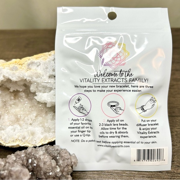 Vitality - Black Sacred Arrow Wood Diffuser Bracelet - Picture 4 of 4